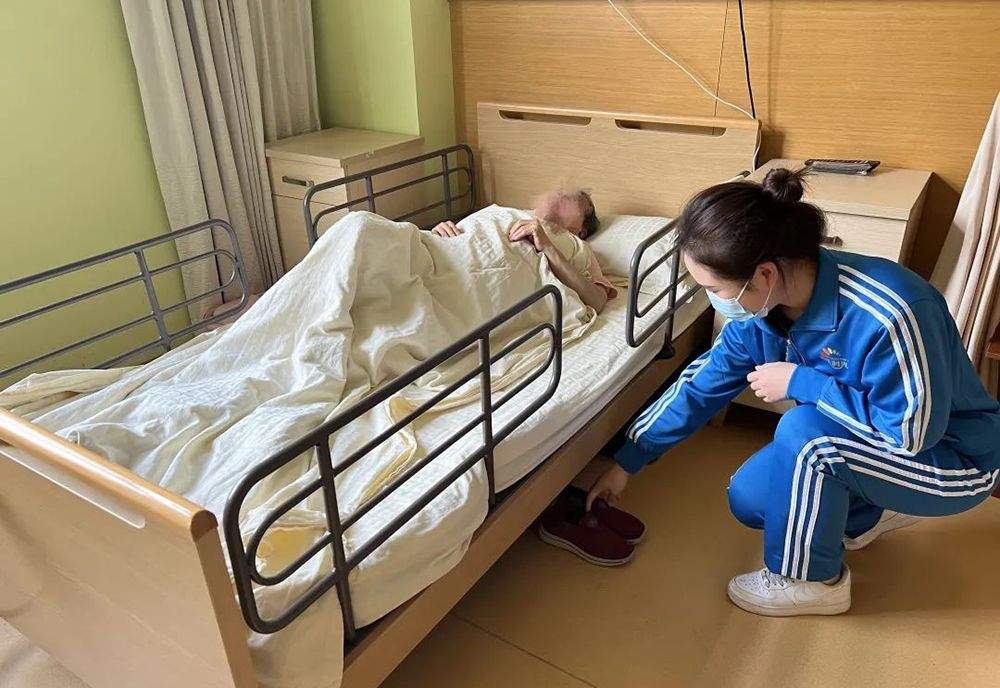 成都青羊区安康年养老服务中心:内设保健室,配备血压血糖监测设备