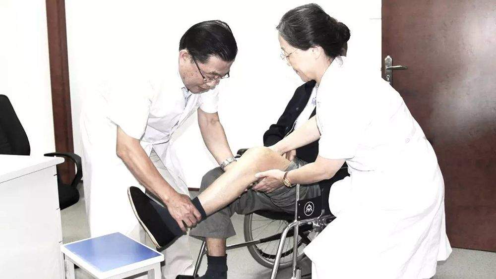 金周路站旁,保利成都和熹会:金牛区近地铁养老机构探访